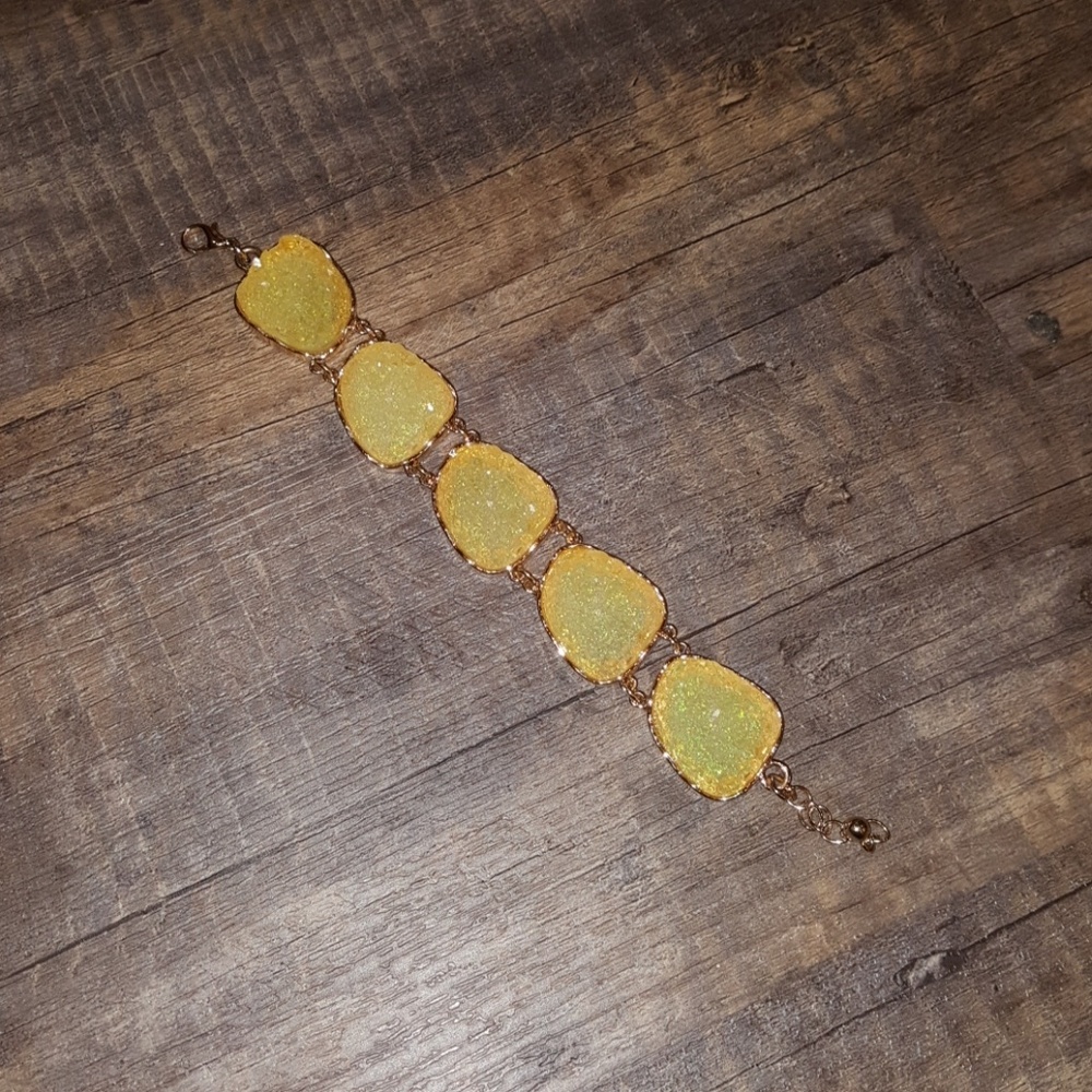 Bracelets - Picture 2 of 4